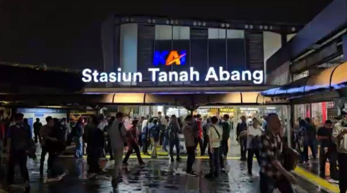 Gangguan, Perjalanan KRL Tanah Abang Hanya Sampai Kebayoran