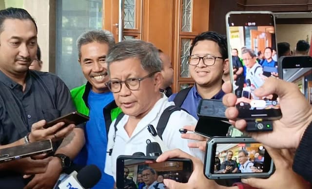 Hadiri Sidang Nadiem, Rocky Gerung: Saya Ingin Tahu Apakah Dituntun Nalar Hukum atau Ada Pesanan