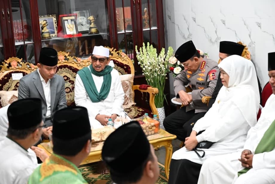 Gibran Ziarah ke Makam Pendiri NU Kiai Abdul Wahab Chasbullah
