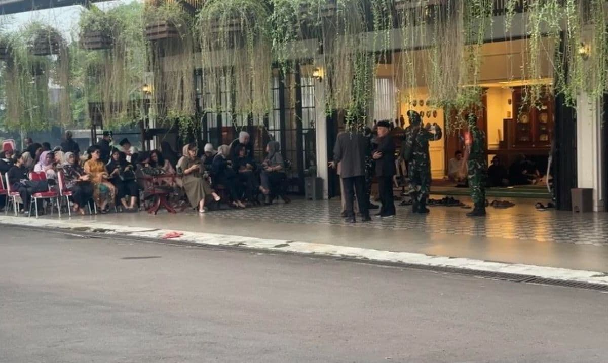 Rumah Duka Eks Menhan Ryamizard Ryacudu Dipenuhi Pelayat