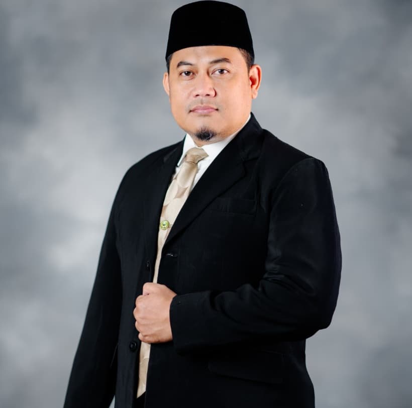 Dari Kitab Kuning ke Data Mining: Transformasi Literasi dalam Organisme Pesantren