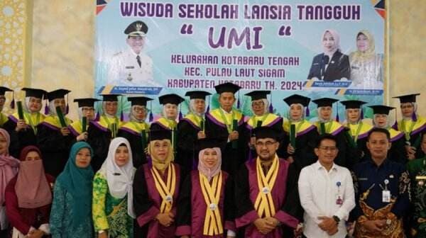 Sebanyak 20 Lansia Kelurahan Kotabaru Ikuti Wisuda Sekolah Lansia