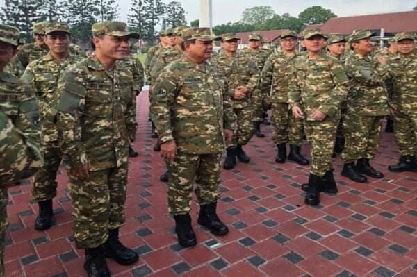 Beri Teladan, Prabowo Orang Pertama yang Tiba di Lapangan Latihan Baris-bebaris