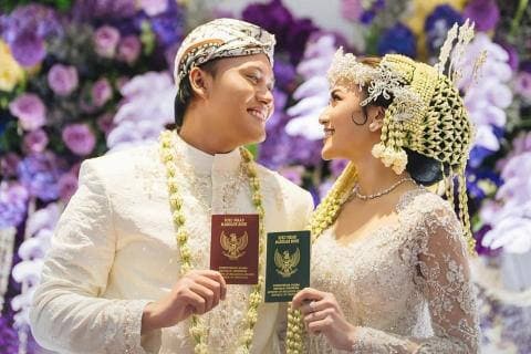 7 Fakta Menarik Pernikahan Siri Rizky Febian dan Mahalini, Kok Bisa Pamer Foto Buku Nikah?