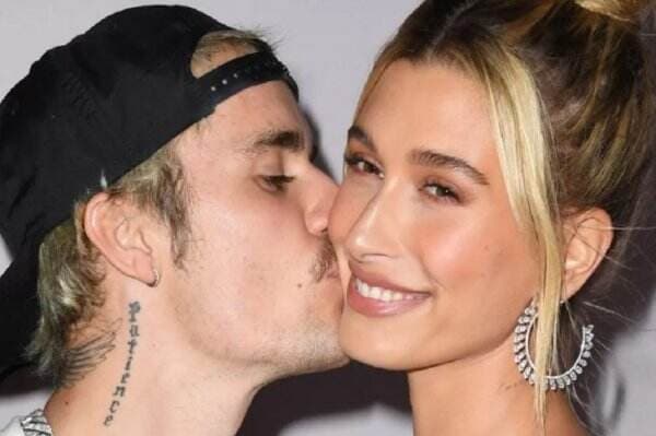 Hailey Baldwin Kuatkan Mental Justin Bieber yang Terseret Kasus P Diddy, Pakai Kalung Inisial JBB