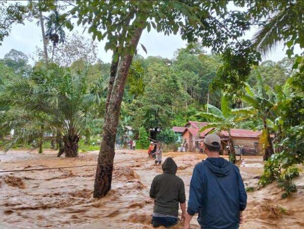 Korban Tewas Akibat Banjir Sumbar Jadi 90 Orang, 85 Warga Masih Hilang Korban Tewas Akibat Banjir Sumbar Jadi 90 Orang, 85 Warga Masih Hilang