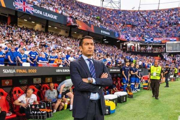 Adu Gaji Calon Pelatih Timnas Indonesia Giovanni van Bronckhorst dengan John Herdman, Bak Langit dan Bumi