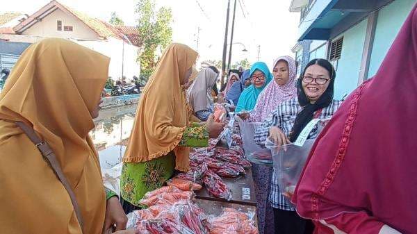 Milad Muhammadiyah Masjid Mujahidin Bagi Sayuran Gratis