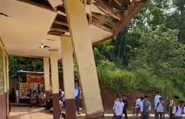 Puluhan Bangunan Sekolah Rusak Akibat Bencana Hidrometeorologi, Satu Sekolah Harus Direlokasi