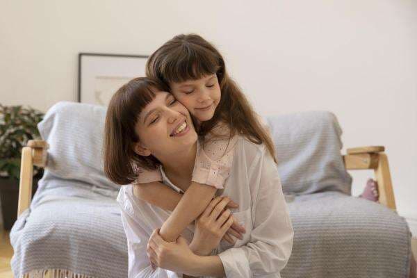 10 Hal Penting yang Wajib Moms Beritahu ke Anak Perempuan