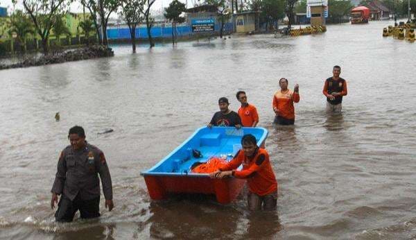 BMKG: Waspadai Potensi Banjir Rob di Pantura Jateng, Ketinggian Air Laut Berkisar 1,1 Meter