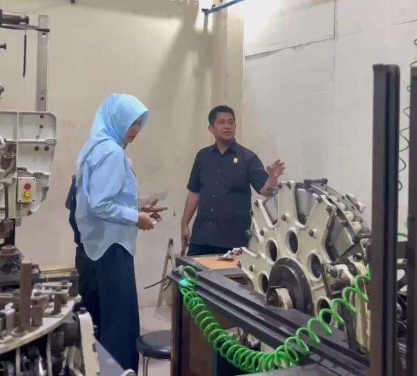 Pansus DPRD Gowa Temukan Pabrik Rokok Tidak Berizin, Diduga Ilegal Pansus DPRD Gowa Temukan Pabrik Rokok Tidak Berizin, Diduga Ilegal