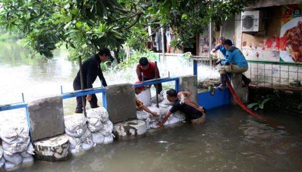 Banjir Terparah di Surabaya dalam 30 Tahun, Gunung Anyar Dibuat Drainase Baru Alirkan Luapan Air