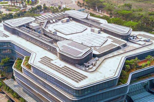 Manfaat Energi Surya Dorong Efisiensi Energi dan Dekarbonisasi di Sektor Industri