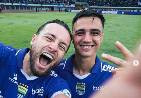 Persib Bandung Juara Paruh Musim Super League 2025-2026, Eliano Reijnders: Perjalanan Masih Panjang!