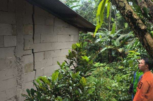 Tanah Bergerak Landa Babakan Madang Bogor, 11 Rumah Rusak