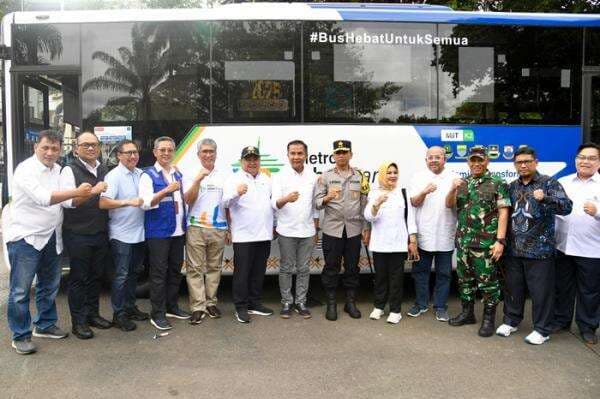 Bey Luncurkan Rebranding BRT Bandung Raya Jadi Metro Jabar Trans