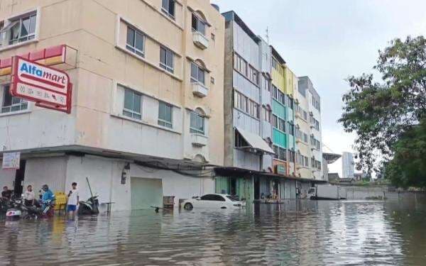 Pengusaha DKI Sebut Dampak Cuaca Buruk di Penjualan Ritel Belum Signifikan