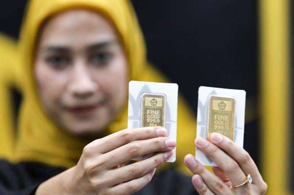 Harga Emas Antam Hari Ini Anjlok Rp95.000, Jauhi Rekor Tertinggi