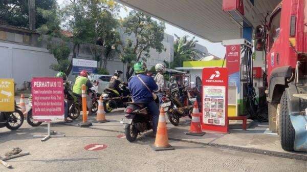 Harga Pertamax Naik Tembus Rp16.250, Masyarakat Kini Serbu Pertalite Harga Pertamax Naik Tembus Rp16.250, Masyarakat Kini Serbu Pertalite