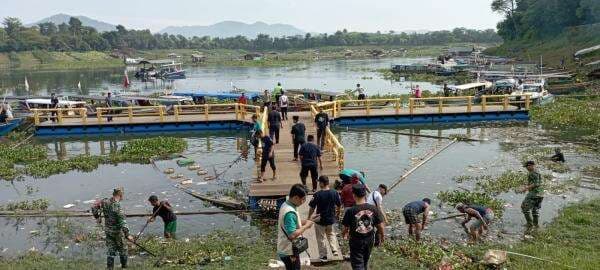 Peduli Kebersihan, Gapartel dan Pokdarwis Gotong Royong Bersihkan Sampah di Jangari