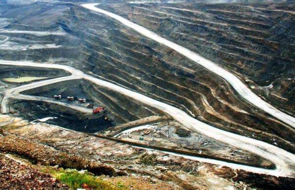 Saham Grup Bakrie DEWA-BUMI Rebound usai Sempat Dilego Asing, Simak Target Terbaru