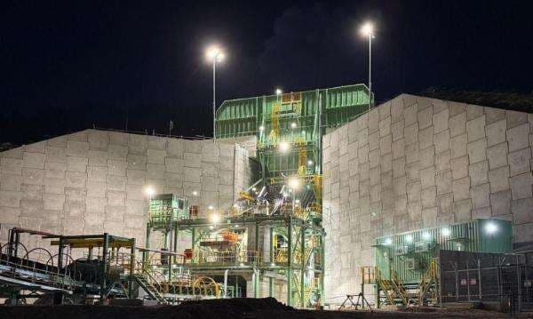 Merdeka Gold (EMAS) Mulai Ore Feeding di Tambang Pani