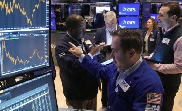 Wall Street Melemah Tajam, Investor Soroti Data Ketenagakerjaan