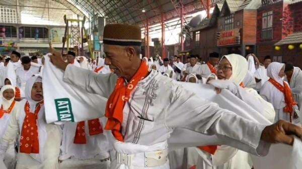1.508 Calon Jemaah Haji Bojonegoro Siap Berangkat ke Tanah Suci, Mayoritas Petani 1.508 Calon Jemaah Haji Bojonegoro Siap Berangkat ke Tanah Suci, Mayoritas Petani