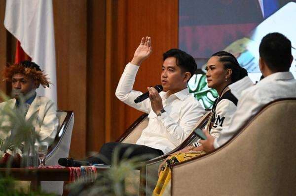 Gibran Ajak Lulusan Perguruan Tinggi asal Papua Pulang, Janjikan Pekerjaan