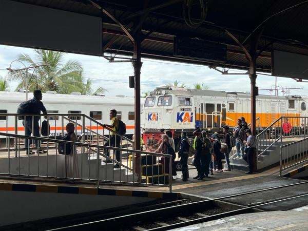 Hari ke-8 Angkutan Nataru, 108.029 Penumpang Kereta Api Berangkat dari Daop 5 Purwokerto