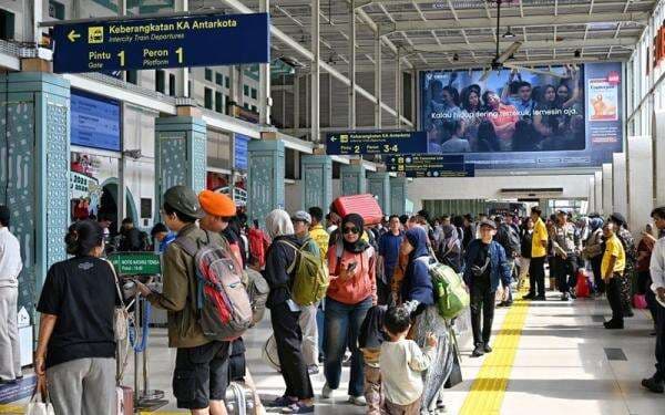 Kemenhub Sebut 10,12 Juta Orang Manfaatkan Transportasi Umum Selama Libur Natal 2025