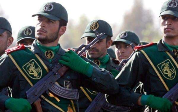 Trump Kirim Armada Tempur ke Timur Tengah, Jenderal Iran: Jari Kami Sudah di Pelatuk!