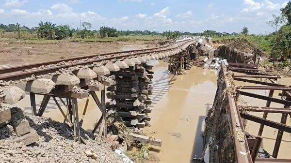 Banjir Grobogan: KAI Alihkan 30 Kereta Api ke Rute Alternatif, Berikut Daftarnya 