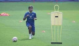 Gervane Kastaneer dan Ahmad Agung Latihan Bersama Persib, Siap Debut?