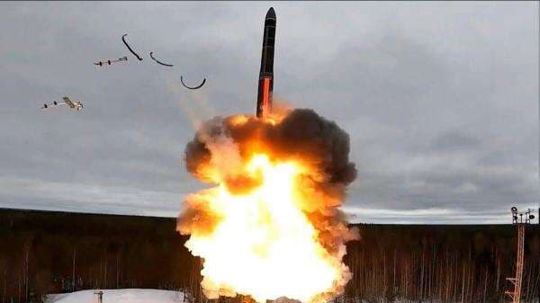 Rusia Kerahkan Rudal Berkemampuan Nuklir Oreshnik ke Belarus