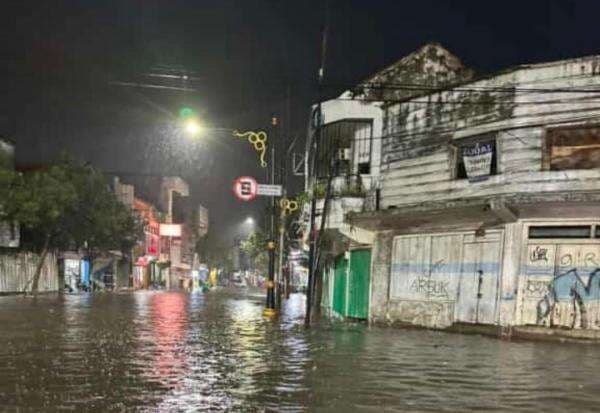 Hujan Deras Sebabkan Sejumlah Titik di Kota Pasuruan Terendam Banjir