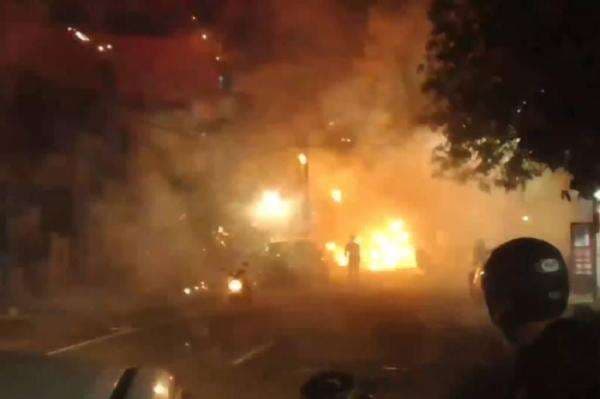 Rayakan Tahun Baru, 2 Kelompok Pemuda Saling Serang dengan Petasan dan Kembang Api di Gowa