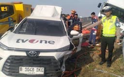 Kecelakaan Ngeri! Mobil Berlogo TvOne Hancur di Tol Pemalang, Ini Detik-detiknya