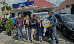 Wow! Nasabah BRI KCP Kusuma Bangsa Menangkan Mobil di Undian PHS