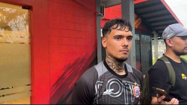 Masuk Daftar Skuad Persita Tangerang vs Persija Jakarta, Shayne Pattynama Segera Debut?