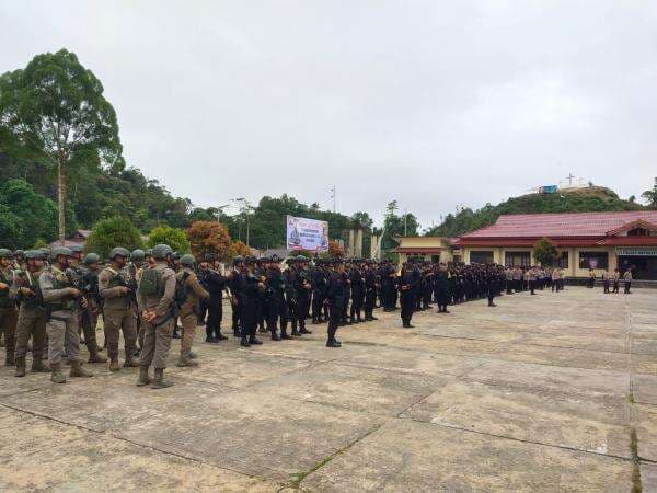 Ratusan Aparat Keamanan TNI - POLRI Amankan PSU Pilkada Maybrat di Zona Rawan Tinggi