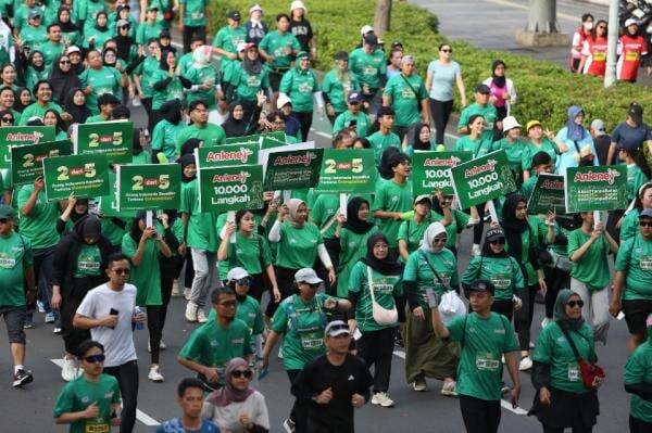 Cegah Osteoporosis, Ribuan Orang Ikuti Aksi Jalan Kaki 10.000 Langkah