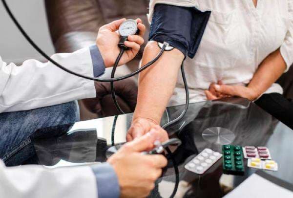 Sama Bahayanya! Ini Beda Gejala Darah Tinggi dan Darah Rendah