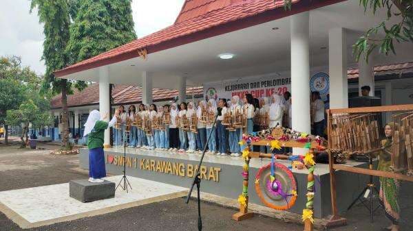 Ratusan Pelajar Unjuk Kebolehan di FLS2N Karawang