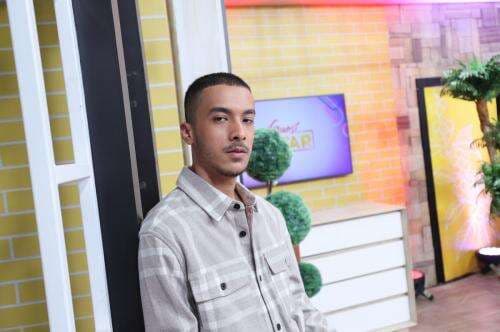 Aziz Hedra Resmi Lulus Kuliah, Ungkap Perjuangan Kuliah di Tengah Karier Musik Aziz Hedra Resmi Lulus Kuliah, Ungkap Perjuangan Kuliah di Tengah Karier Musik