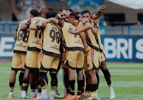 Hasil Persib Bandung vs Persija Jakarta di Super League 2025-2026: Bruno Tubarao Kartu Merah, Macan Kemayoran Tinggal 10 Orang!