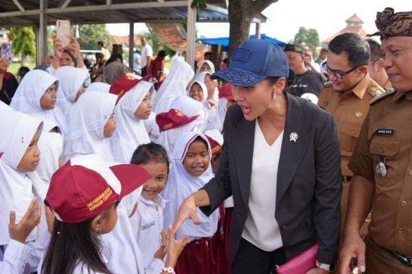 Wamen P2MI Tinjau Simulasi Program MBG di Cirebon