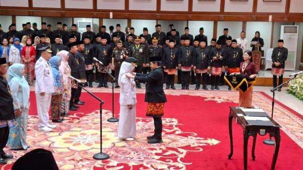 Pramono Lantik 11 Pejabat DKI Jakarta, Salah Satunya Wali Kota Perempuan