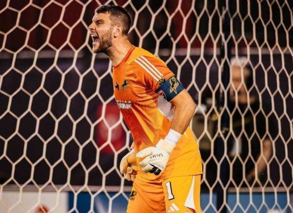 Harga Pasaran Terbaru Kiper Timnas Indonesia Maarten Paes yang Gabung Klub Raksasa Ajax Amsterdam